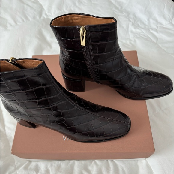 Via Spiga brown booties. Size 8. - Picture 2 of 9